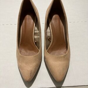Forever 21 Elegant Tan Pumps